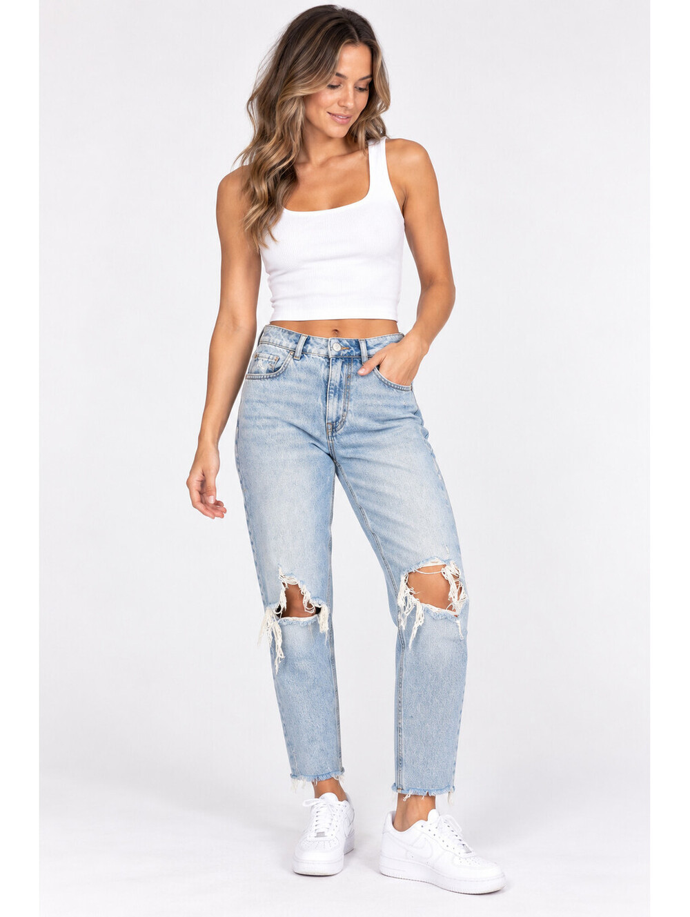 Zara Women’s 4 Light Wash Distressed Ripped Mom Jeans Raw Hem 4419/84